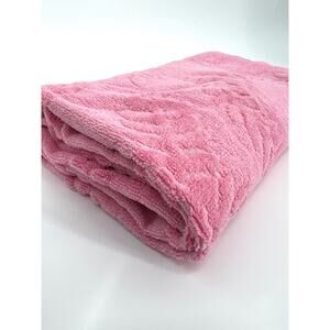 Vintage 70s Cannon Pink Sculpted Bath Towel Hugs & Kisses X's & O's